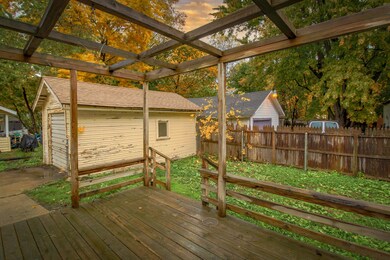 1217 E Alcott-16