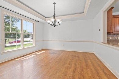 24-web-or-mls-6675BaronscourtLoop_Hommat