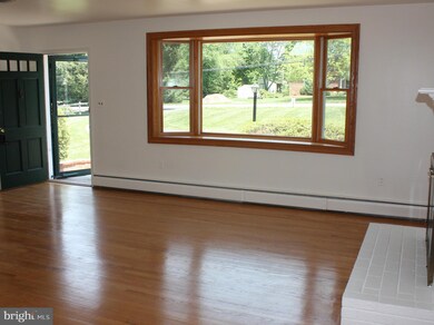 10729 Marlborough Rd, Fairfax, VA 22032 - photo 4