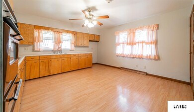 131 Portland Place, Lincoln, IL 62656 - photo 4