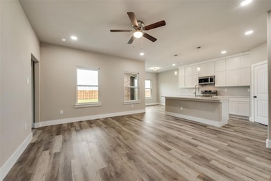 660 S Garrett Ave, Ennis, TX 75119 - photo 6