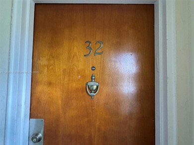 4740 Pine Tree Dr unit 32, Miami Beach, FL 33140 - photo 7