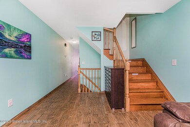 24 Globe Ave, Staten Island, NY 10314 - photo 4