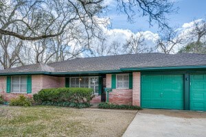 402 E Dumble St, Alvin, TX 77511 - photo 3