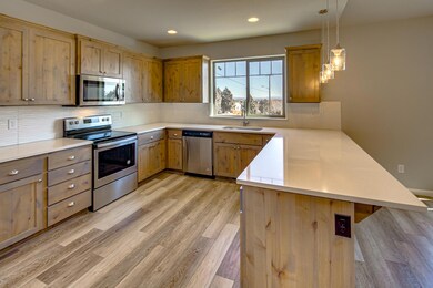 2714 SW 34th St, Redmond, OR 97756 - photo 2