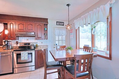 2308 Woodcrest Ave, Bethlehem, PA 18017 - photo 6