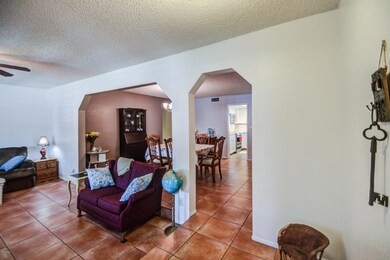 LIVING ROOM 1