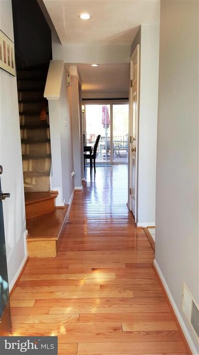 13956 Winding Ridge Ln, Centreville, VA 20121 - photo 2