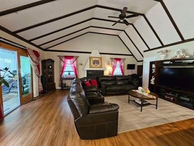 35 Spruce St, Newport, VT 05855 - photo 7