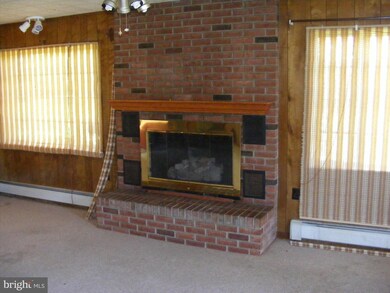 305 N Bank St, Luray, VA 22835 - photo 7