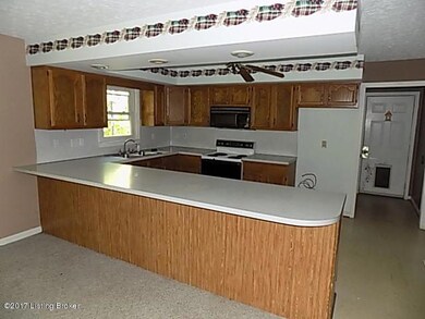 7621 Newton Ct, Louisville, KY 40228 - photo 4