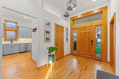 134 N Caroline Ave, Elmhurst, IL 60126 - photo 4