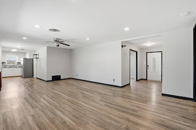 233 Bellvue Dr, Fort Worth, TX 76134 - photo 5