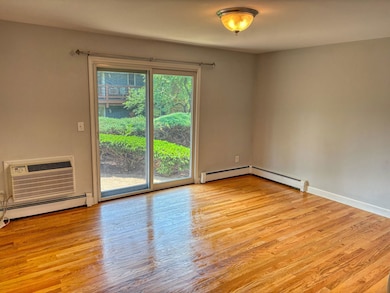 300 Opatrny Dr unit 122, Fox River Grove, IL 60021 - photo 5