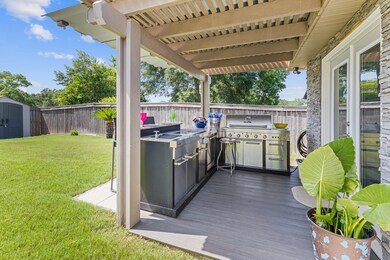 Outdoor Kitchen