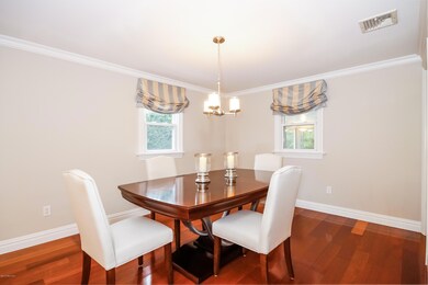 010-photo-dining-room-6279405
