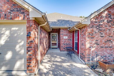 845 Royal Oak Ln, Burleson, TX 76028 - photo 4