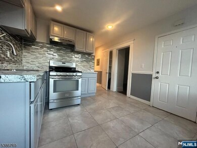 182 Seymour Ave, Newark, NJ 07108 - photo 4