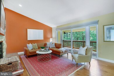 9027 Weatherwood Ct, Vienna, VA 22182 - photo 4