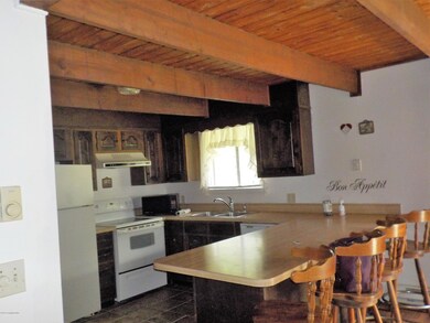 3160 Cherry Ridge Rd, Bushkill, PA 18324 - photo 5