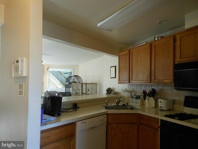 3411 Lindenwood Dr, Laurel, MD 20724 - photo 7