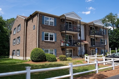 Canterbury Crossing unit E201, Holbrook, MA 02343 - photo 4