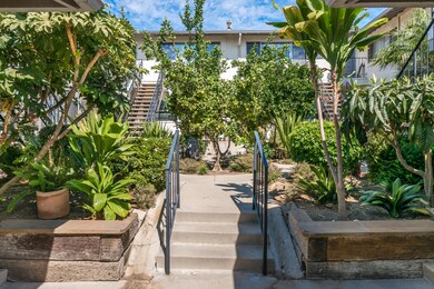 002_Courtyard
