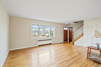 178 Farnum Blvd, Franklin Square, NY 11010 - photo 6
