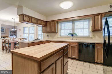 14616 Dehaven Ct, North Potomac, MD 20878 - photo 6