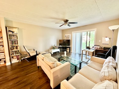 264 E Bailey Rd unit H, Naperville, IL 60565 - photo 3