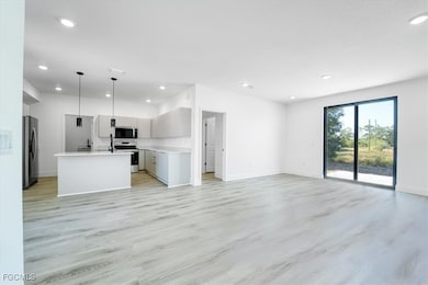 8042 Buttercup Cir, Port Labelle, FL 33935 - photo 3