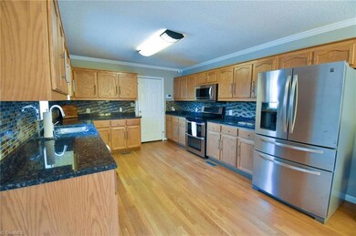 810 Rockcliff Terrace, Asheboro, NC 27205 - photo 4