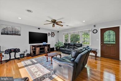 927 Starbit Rd, Towson, MD 21286 - photo 3