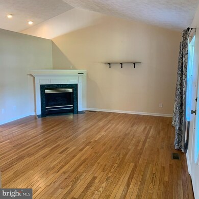 35502 Wilderness Shores Way, Locust Grove, VA 22508 - photo 4