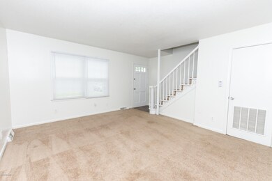 327 Richlands Ave unit 4, Jacksonville, NC 28540 - photo 5