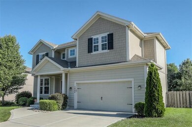 1404 SW Fairfax Rd, Lee's Summit, MO 64082 - photo 2