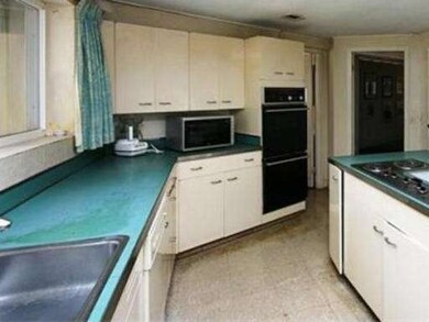 11 Silver Birch Ln, Lincoln, MA 01773 - photo 3