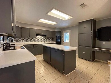 7104 Chaparral St, Texarkana, TX 75503 - photo 3