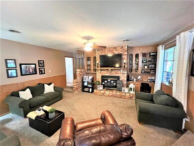 1803 College St, Gainesville, TX 76240 - photo 5