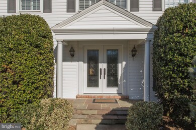 8904 Autumn Leaf Ct, Fairfax, VA 22031 - photo 3