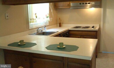 4902 Riverton Ln, Bowie, MD 20715 - photo 2