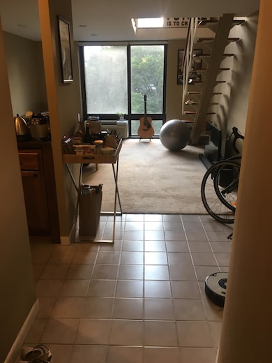 Very bright as you walk in, west facing home.