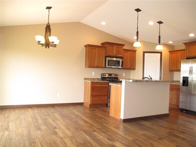 Dining & Kitchen