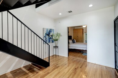 325 E 20th St, Houston, TX 77008 - photo 3