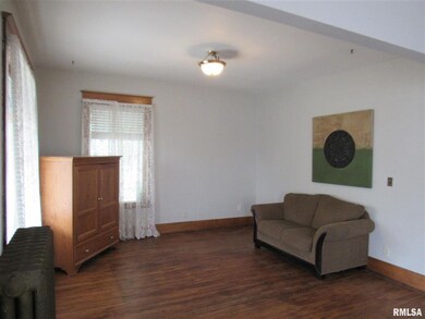 1722 Washington St, Davenport, IA 52804 - photo 3