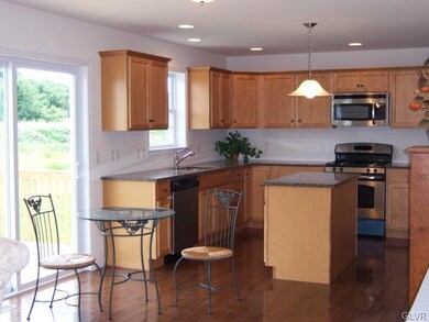 850 Fieldstone Trail unit 70, Easton, PA 18040 - photo 3