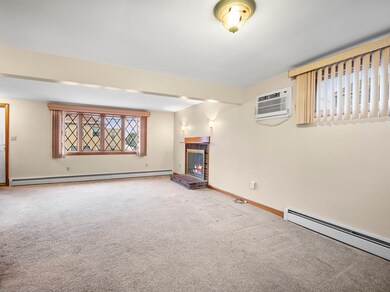 11 Dane St, Peabody, MA 01960 - photo 5