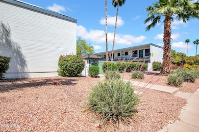 2-web-or-mls-1942 W Berridge Ln-3