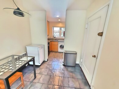 19 Alton Ct unit 3, Brookline, MA 02446 - photo 2