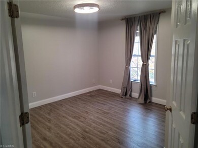 531 Ivy Glen Dr unit 531, Winston Salem, NC 27127 - photo 3